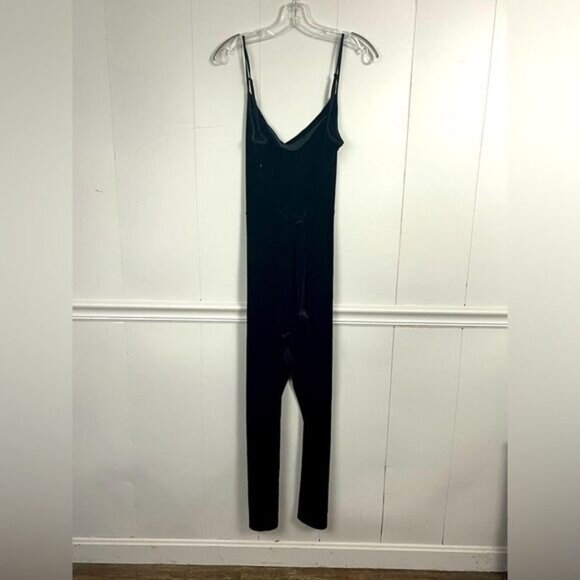 Banana Republic Black Velvet Jumpsuit Size 14 - Picture 1 of 4